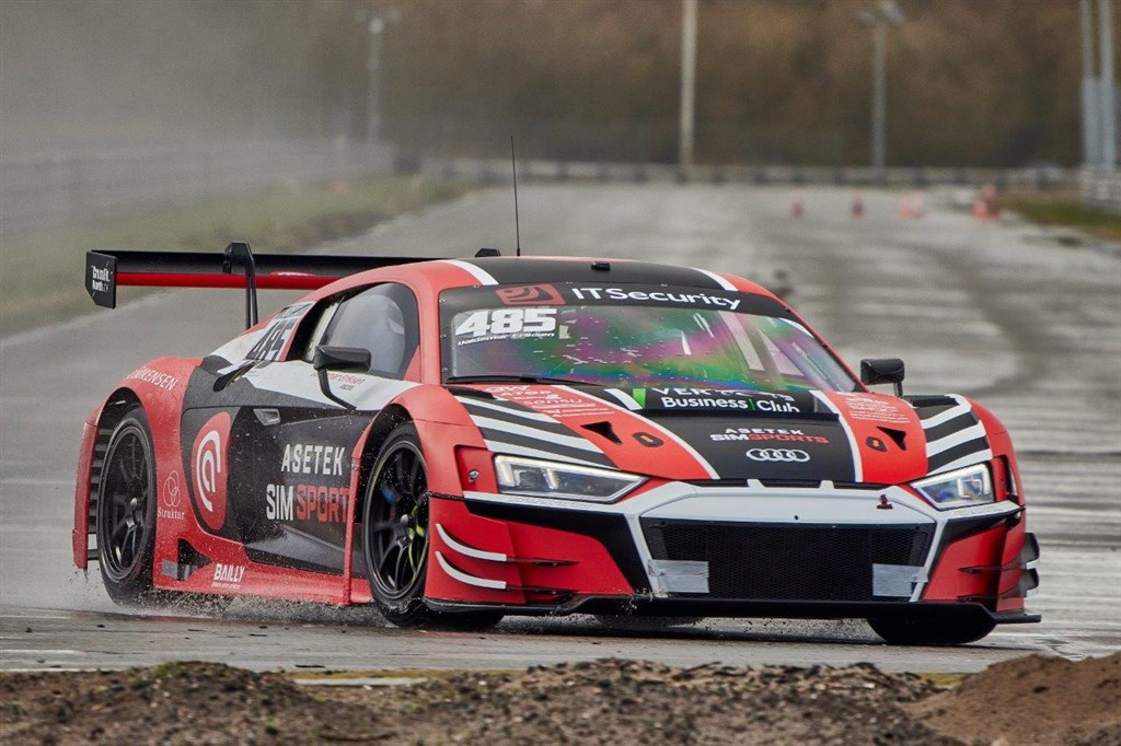 Valdemar på Padborg Park i sin ”danske” AUDI R8 LMS GT3.
(Foto: Stump Photo)